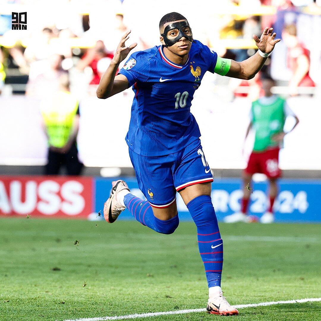 他在中场位 他在中场位