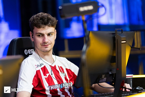 二是主场搬 二是主场搬